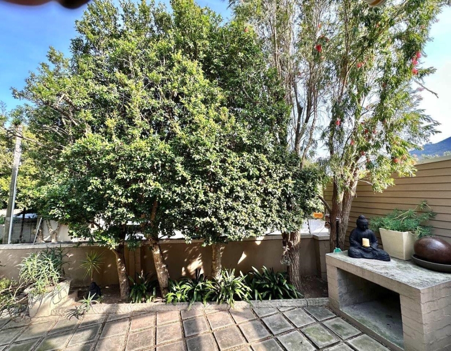 To Let 2 Bedroom Property for Rent in Hout Bay Western Cape